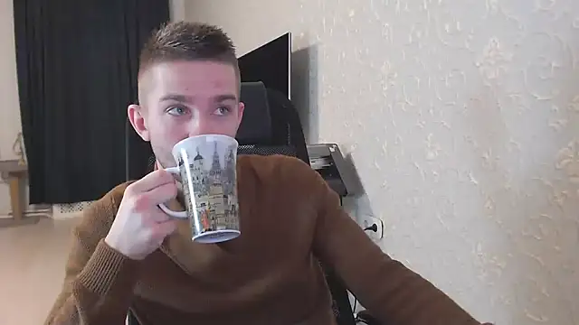 Snapshot of Marselle_Laker chatting on 01-25-25, 04:56 Marselle Laker online show from 01-25-25, 04:56