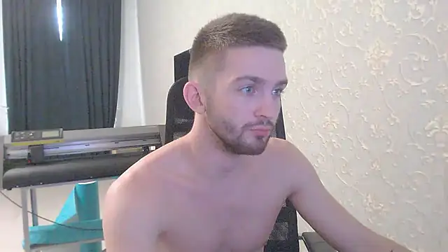 Snapshot of Marselle_Laker chatting on 02-24-25, 11:10 Marselle Laker online show from 02-24-25, 11:10