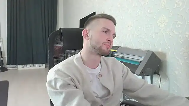 Snapshot of Marselle_Laker chatting on 11-14-25, 10:29 Marselle Laker online show from 11-14-25, 10:29