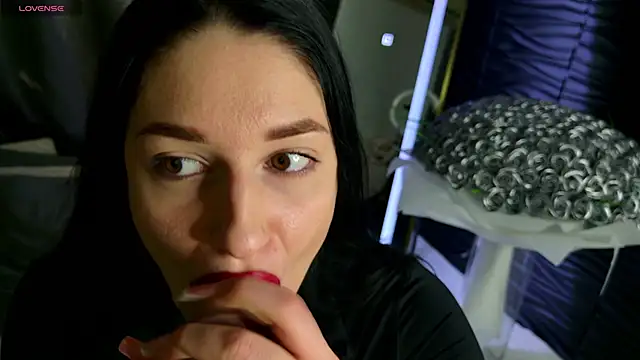 moniqque online show from 02-12-25, 08:38