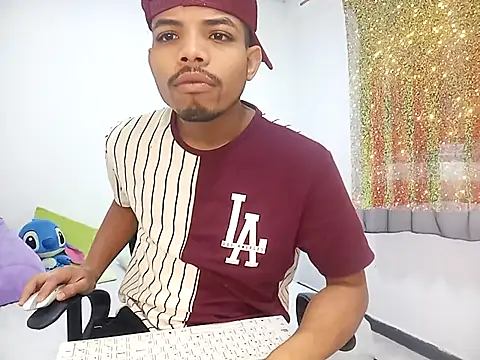 Snapshot of danidiazto2023 chatting on 02-14-25, 08:48 danidiazto2023 online show from 02-14-25, 08:48