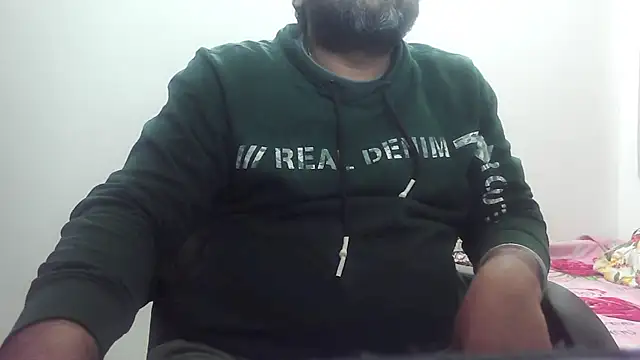 Snapshot of rentarob chatting on 02-04-25, 06:38 rentarob online show from 02-04-25, 06:38