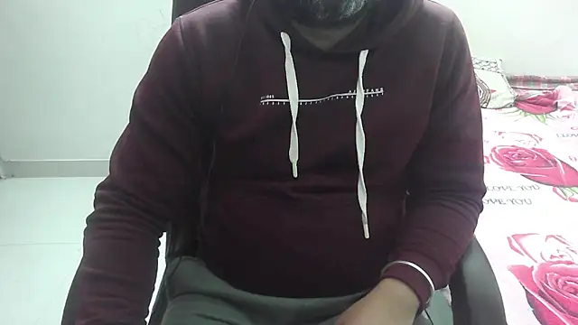 Snapshot of rentarob chatting on 02-07-25, 05:29 rentarob online show from 02-07-25, 05:29