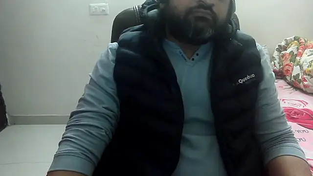 Snapshot of rentarob chatting on 02-11-25, 05:07 rentarob online show from 02-11-25, 05:07