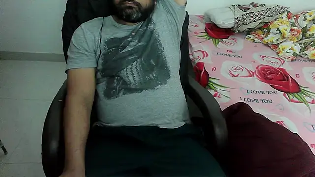 Snapshot of rentarob chatting on 02-12-25, 06:40 rentarob online show from 02-12-25, 06:40