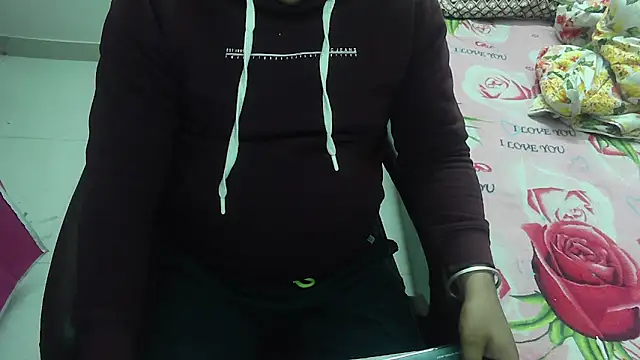 Snapshot of rentarob chatting on 02-14-25, 02:02 rentarob online show from 02-14-25, 02:02