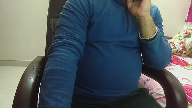 Snapshot of rentarob chatting on 02-18-25, 04:26 rentarob online show from 02-18-25, 04:26