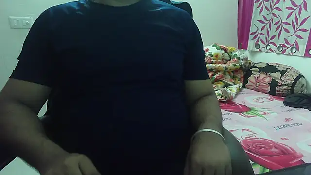 Snapshot of rentarob chatting on 02-20-25, 04:03 rentarob online show from 02-20-25, 04:03