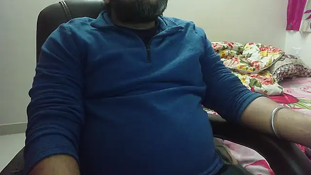 Snapshot of rentarob chatting on 02-21-25, 03:54 rentarob online show from 02-21-25, 03:54