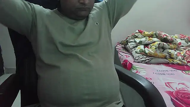 Snapshot of rentarob chatting on 02-24-25, 03:42 rentarob online show from 02-24-25, 03:42