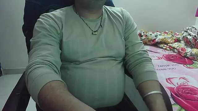 Snapshot of rentarob chatting on 02-25-25, 06:20 rentarob online show from 02-25-25, 06:20