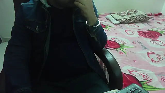 Snapshot of rentarob chatting on 03-07-25, 04:44 rentarob online show from 03-07-25, 04:44