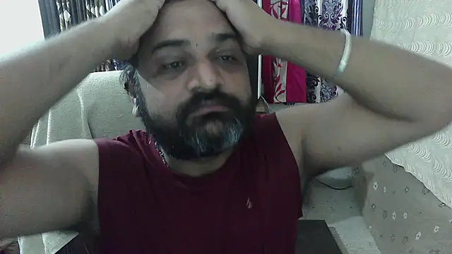 Snapshot of rentarob chatting on 10-15-25, 08:31 rentarob online show from 10-15-25, 08:31