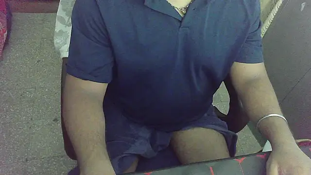 Snapshot of rentarob chatting on 10-24-25, 12:56 rentarob online show from 10-24-25, 12:56