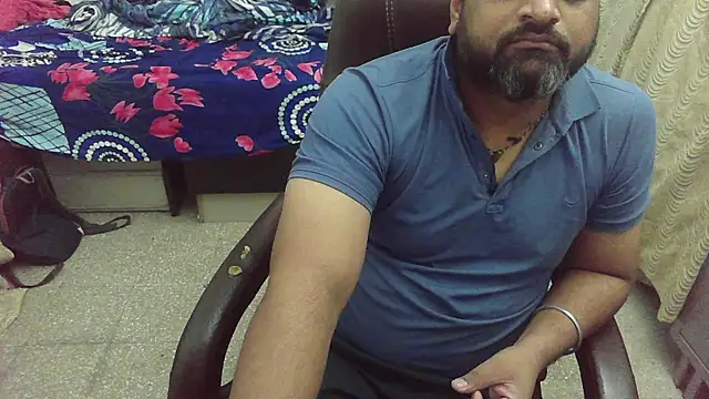 Snapshot of rentarob chatting on 11-20-25, 09:42 rentarob online show from 11-20-25, 09:42