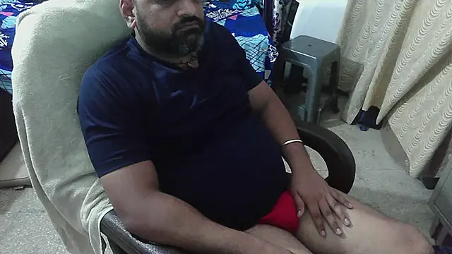 Snapshot of rentarob chatting on 11-21-25, 05:11 rentarob online show from 11-21-25, 05:11