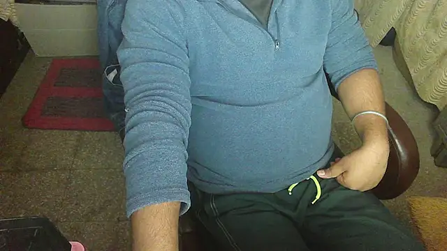 Snapshot of rentarob chatting on 12-02-25, 09:14 rentarob online show from 12-02-25, 09:14