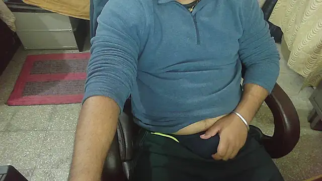 Snapshot of rentarob chatting on 12-03-25, 02:41 rentarob online show from 12-03-25, 02:41