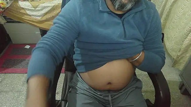 Snapshot of rentarob chatting on 12-03-25, 11:14 rentarob online show from 12-03-25, 11:14