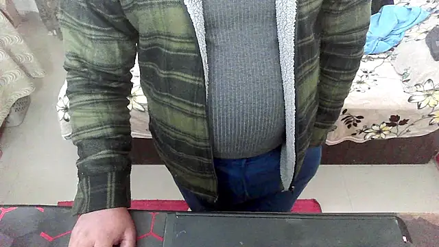 Snapshot of rentarob chatting on 01-12-26, 03:56 rentarob online show from 01-12-26, 03:56