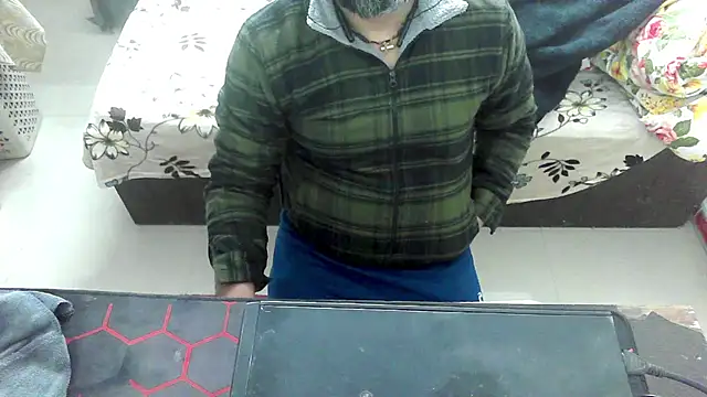 Snapshot of rentarob chatting on 01-12-26, 07:19 rentarob online show from 01-12-26, 07:19