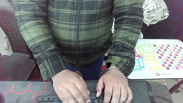 Snapshot of rentarob chatting on 01-13-26, 08:36 rentarob online show from 01-13-26, 08:36