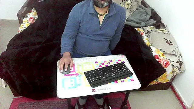 Snapshot of rentarob chatting on 01-15-26, 05:27 rentarob online show from 01-15-26, 05:27