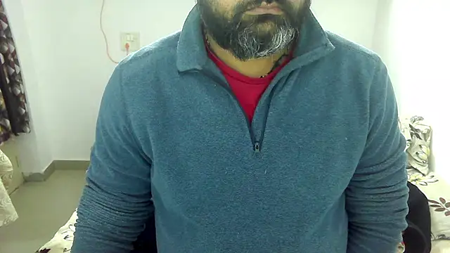 Snapshot of rentarob chatting on 01-16-26, 04:33 rentarob online show from 01-16-26, 04:33