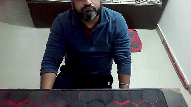 Snapshot of rentarob chatting on 02-14-26, 05:10 rentarob online show from 02-14-26, 05:10