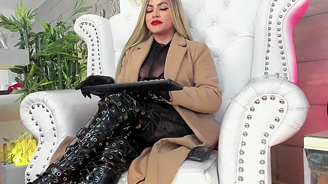 nicollette miller online show from 01-22-25, 06:20