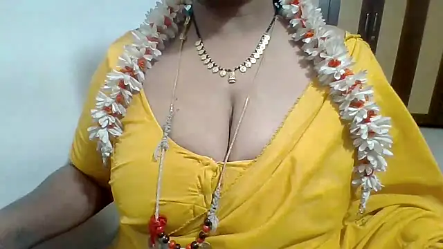 Snapshot of archanatelugu9 chatting on 06-14-26, 03:03 archanatelugu9 online show from 06-14-26, 03:03