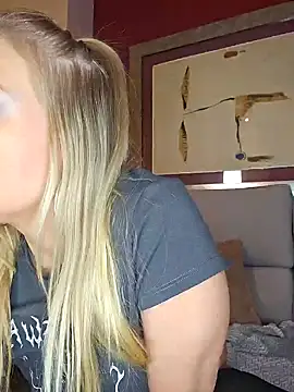 Snapshot of TARA-FUN chatting on 02-22-25, 09:59 TARA-FUN online show from 02-22-25, 09:59