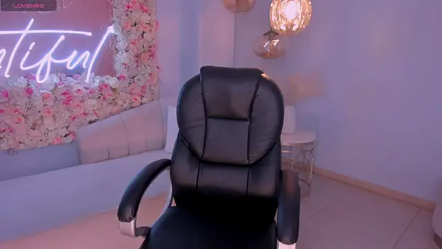 MileyCruz  online show from 12-06-24, 03:19