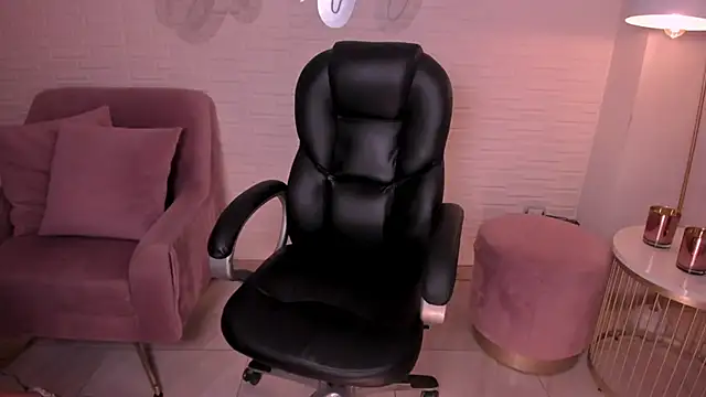 MileyCruz  online show from 02-02-25, 01:45