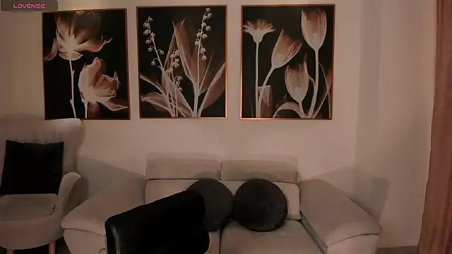 Snapshot of BiancaPierce chatting on 05-19-26, 12:00 BiancaPierce online show from 05-19-26, 12:00