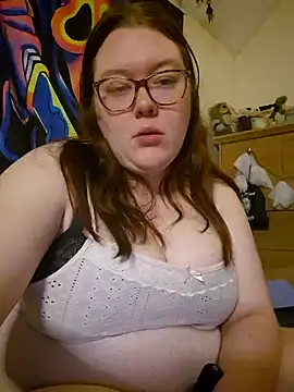 Snapshot of Sexycurvyemilyy chatting on 12-02-24, 10:34 Sexycurvyemilyy online show from 12-02-24, 10:34