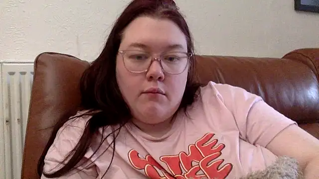 Snapshot of Sexycurvyemilyy chatting on 09-10-25, 01:11 Sexycurvyemilyy online show from 09-10-25, 01:11