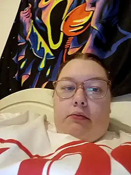 Snapshot of Sexycurvyemilyy chatting on 11-21-25, 07:45 Sexycurvyemilyy online show from 11-21-25, 07:45