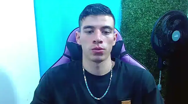 Snapshot of DEIBY_BABY chatting on 12-11-24, 07:57 DEIBY BABY online show from 12-11-24, 07:57