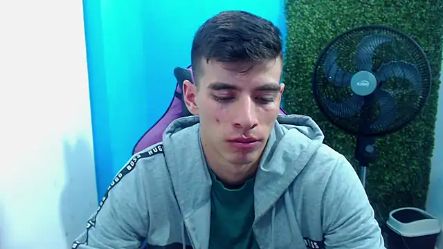 Snapshot of DEIBY_BABY chatting on 12-30-24, 03:03 DEIBY BABY online show from 12-30-24, 03:03