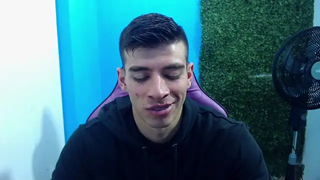 Snapshot of DEIBY_BABY chatting on 12-31-24, 07:18 DEIBY BABY online show from 12-31-24, 07:18