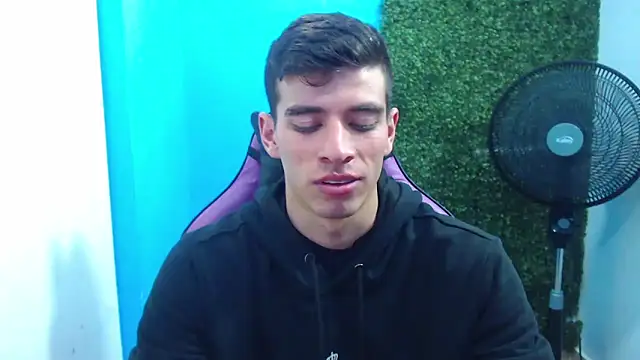 Snapshot of DEIBY_BABY chatting on 01-11-25, 04:48 DEIBY BABY online show from 01-11-25, 04:48