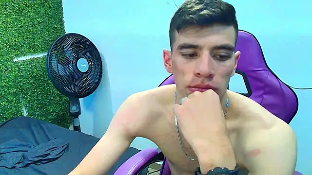 Snapshot of DEIBY_BABY chatting on 01-19-25, 02:57 DEIBY BABY online show from 01-19-25, 02:57