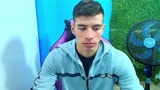 Snapshot of DEIBY_BABY chatting on 01-20-25, 08:07 DEIBY BABY online show from 01-20-25, 08:07