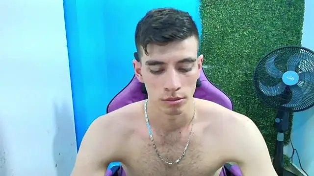 Snapshot of DEIBY_BABY chatting on 02-02-25, 02:27 DEIBY BABY online show from 02-02-25, 02:27