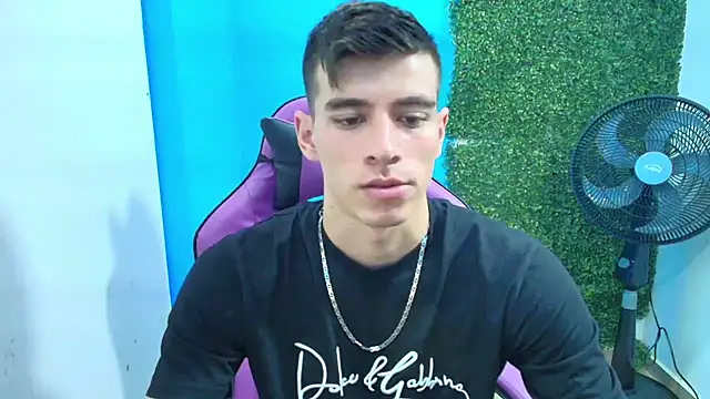 Snapshot of DEIBY_BABY chatting on 02-03-25, 08:24 DEIBY BABY online show from 02-03-25, 08:24