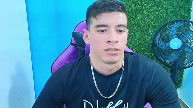 Snapshot of DEIBY_BABY chatting on 02-17-25, 09:52 DEIBY BABY online show from 02-17-25, 09:52