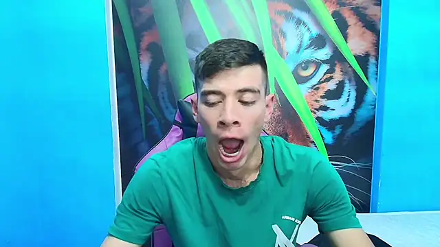 Snapshot of DEIBY_BABY chatting on 03-08-25, 12:44 DEIBY BABY online show from 03-08-25, 12:44