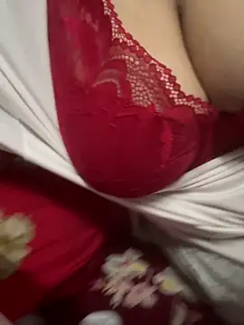 Snapshot of Sexybomb33 chatting on 10-25-25, 12:45 Sexybomb33 online show from 10-25-25, 12:45