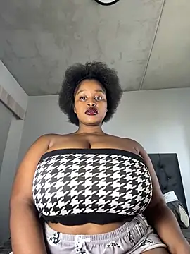 Snapshot of KnockoutBestie chatting on 01-05-25, 08:43 KnockoutBestie online show from 01-05-25, 08:43